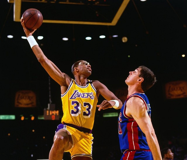 Gã khổng lồ đánh Lý Tiểu Long “lên bờ xuống ruộng“ ảnh 3 Kareem Abdul Jabbar là một huyền thoại trong làng bóng rổ thế giới.