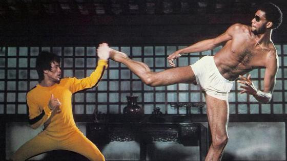 Gã khổng lồ đánh Lý Tiểu Long “lên bờ xuống ruộng“ ảnh 1 Kareem Abdul Jabbar được coi là đệ tử đặc biệt nhất của Lý Tiểu Long.