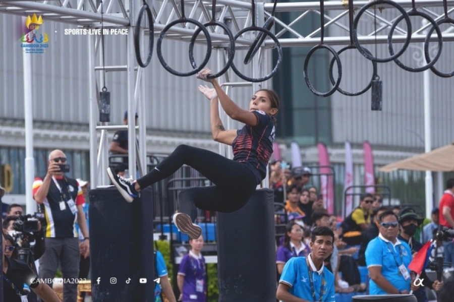 Precious Cabuya đoạt Huy chương Vàng nội dung 100m nữ đua vượt chướng ngại vật tại SEA Games 32.