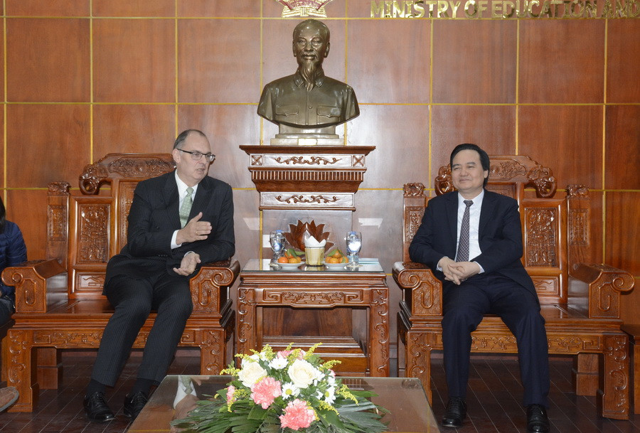 Bộ trưởng Phùng Xuân Nhạ tiếp Đại sứ Đan Mạch Kim Højlund Christensen Bộ trưởng Phùng Xuân Nhạ tiếp Đại sứ Đan Mạch Kim Højlund Christensen