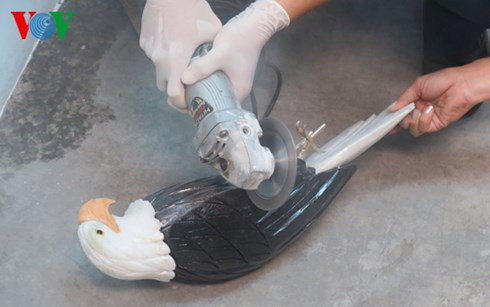 bat vu van chuyen gan 2kg cocain qua cua khau san bay tan son nhat hinh 0