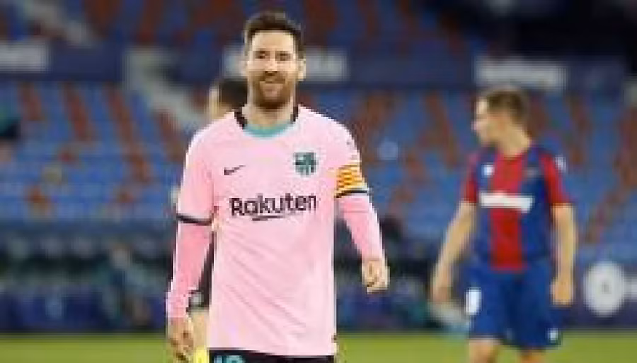 Messi ở lại Nou Camp thêm 5 năm, "sợ" cơ quan thuế ảnh 3