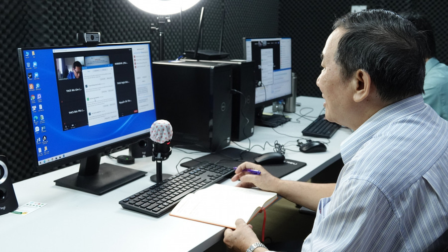 Công tác tập huấn GV sử dụng SGK lớp 2, 6 của NXBGDVN theo hình thức trực tuyến đã hoàn thành Công tác tập huấn GV sử dụng SGK lớp 2, 6 của NXBGDVN theo hình thức trực tuyến đã hoàn thành