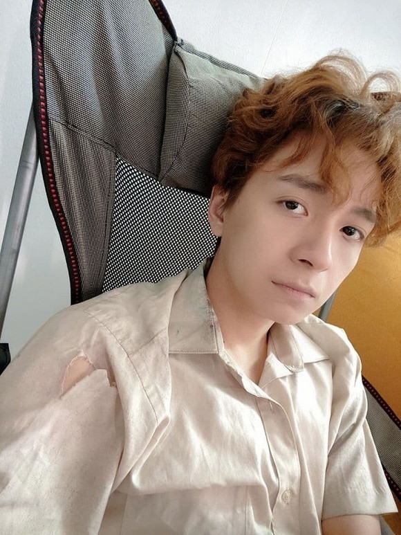 Anh phủ nhận dùng chất kích thích để giảm cân, tiết lộ đó là sự hy sinh cho nghệ thuật. Anh phủ nhận dùng chất kích thích để giảm cân, tiết lộ đó là sự hy sinh cho nghệ thuật.