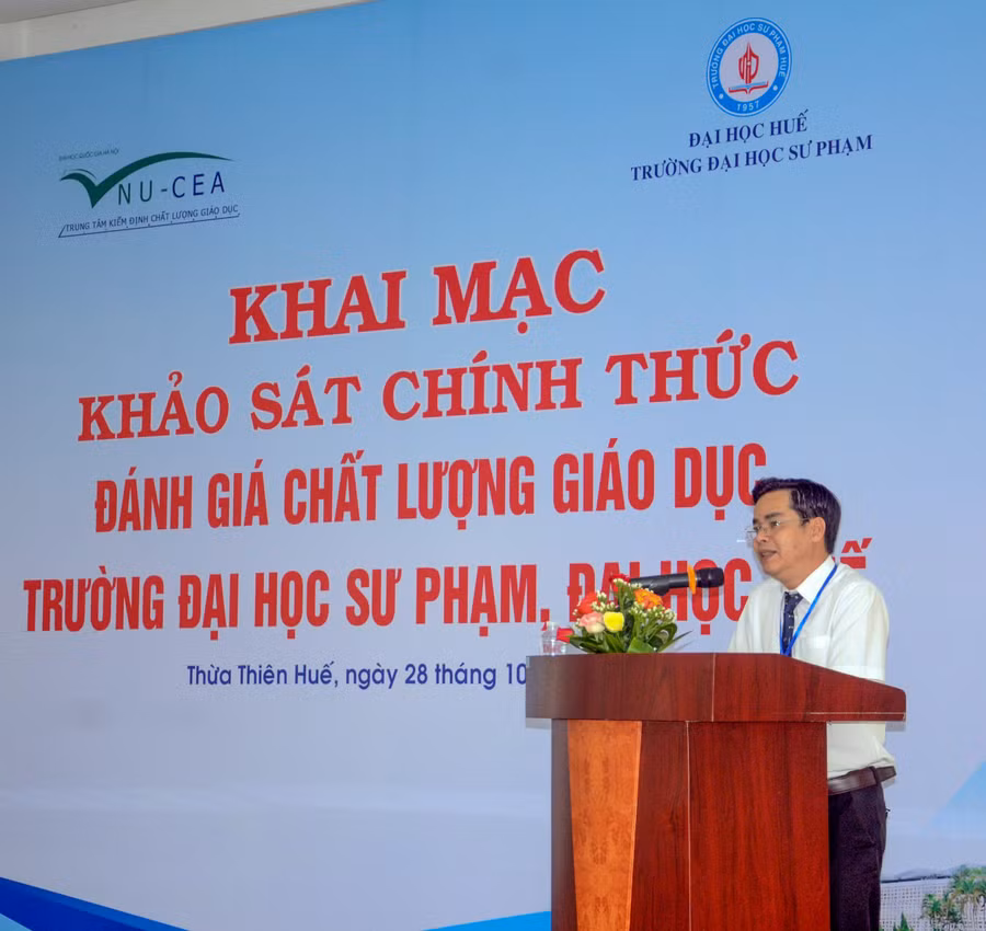 PGS.TS Nguyễn Thành Nhân – Phó Hiệu trưởng Trường ĐH Sư phạm, ĐH Huế phát biểu tại khai mạc.