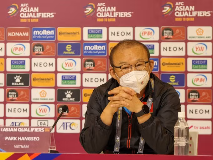 Thầy Park trong cuộc họp báo trước cuộc đối đầu Nhật Bản.
