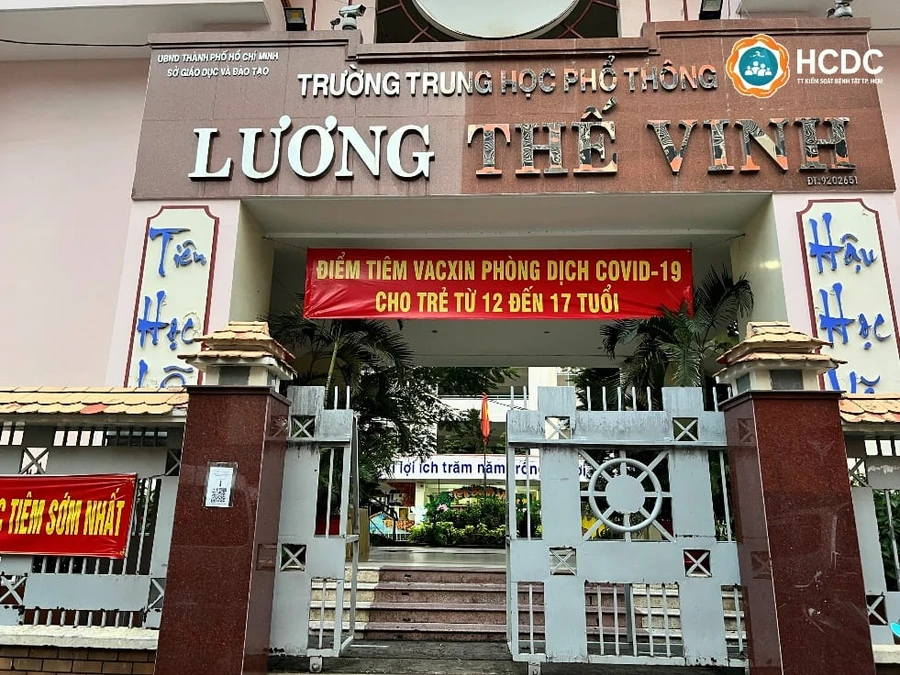 Điểm tiêm trường THPT Lương Thế Vinh. Nguồn: HCDC.