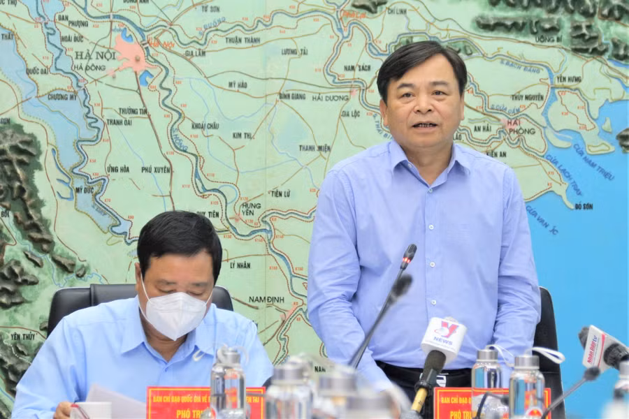 Phó trưởng Ban chỉ đạo Quốc gia về phòng, chống thiên tai, Thứ trưởng Bộ NN&amp;PTNT Nguyễn Hoàng Hiệp chủ trì cuộc họp. Ảnh: Vụ TTCĐ.