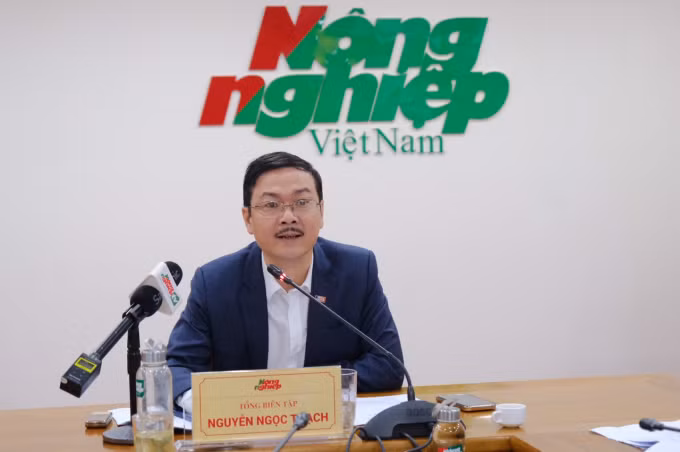 Ông Nguyễn Ngọc Thạch, Tổng Biên tập Báo Nông nghiệp Việt Nam, Tổ trưởng Tổ Điều hành Diễn Đàn kết nối nông sản 970 thông tin tới diễn đàn. Ảnh: BTC.