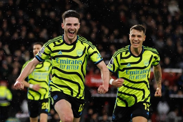 Siêu máy tính BETSiE dự đoán Arsenal vô địch Ngoại hạng Anh nhờ hơn Liverpool hiệu số bàn thắng bại. Siêu máy tính BETSiE dự đoán Arsenal vô địch Ngoại hạng Anh nhờ hơn Liverpool hiệu số bàn thắng bại.