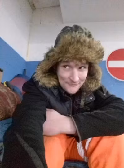 Stuart Jonad từng là một anh chàng vô gia cư. Stuart Jonad từng là một anh chàng vô gia cư.