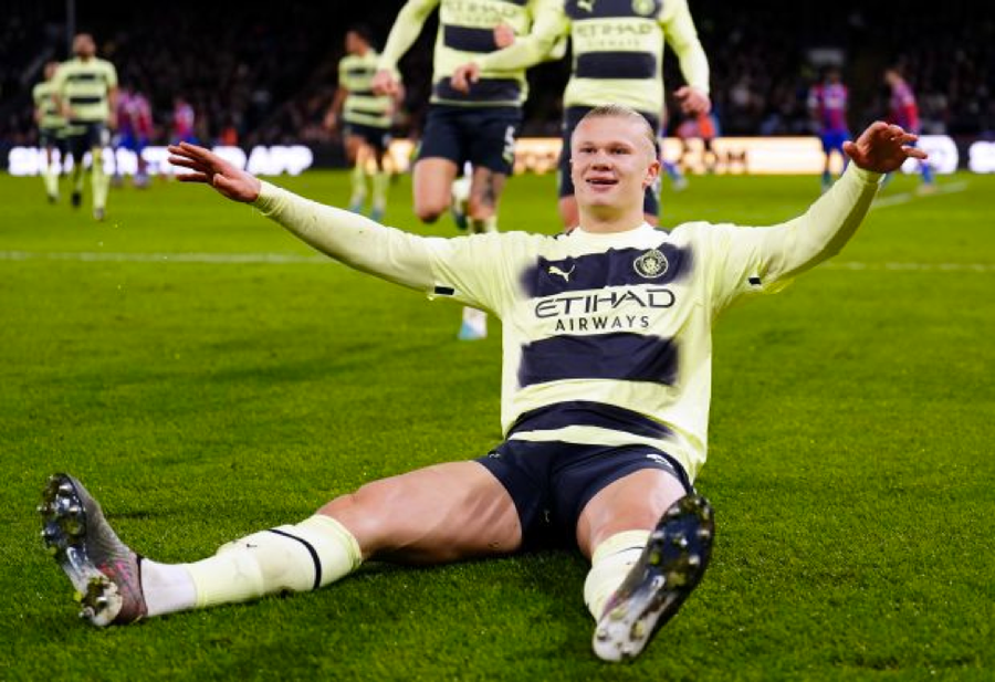 Man City chi nhiều nhất cho nhà môi giới khi chiêu mộ Erling Haaland. Man City chi nhiều nhất cho nhà môi giới khi chiêu mộ Erling Haaland.