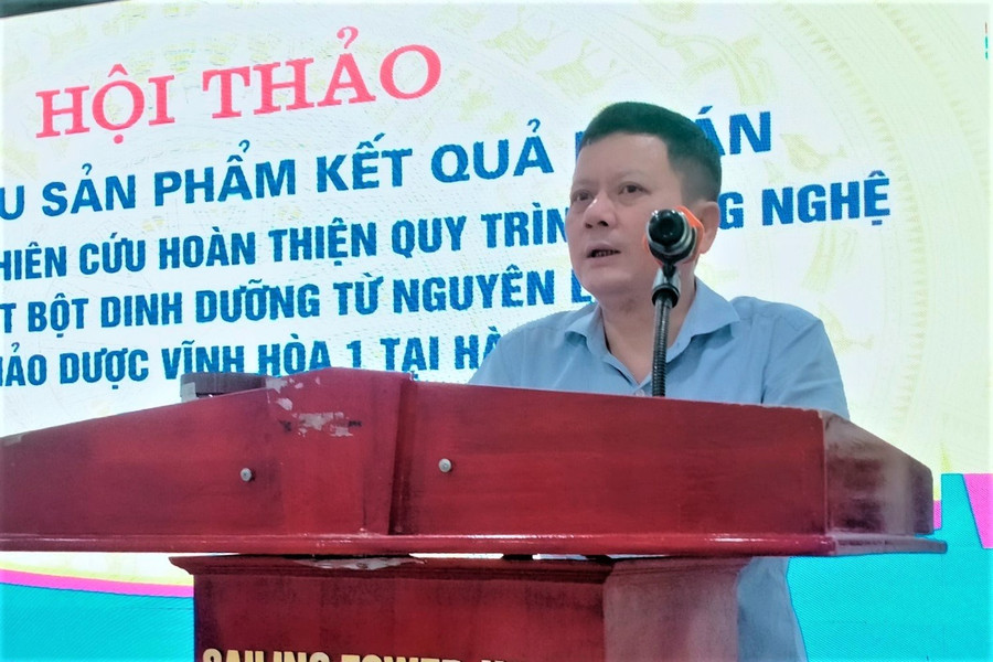 Ông Phan Trọng Bình – Phó Giám đốc Sở KH&amp;CN đánh giá hiệu quả mô hình. (Ảnh: Vũ Long).