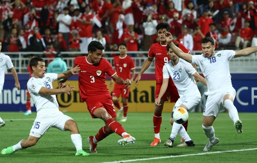 Muhammad Ferrari đệm bóng cận thành tung lưới Uzbekistan nhưng không được công nhận. Muhammad Ferrari đệm bóng cận thành tung lưới Uzbekistan nhưng không được công nhận.