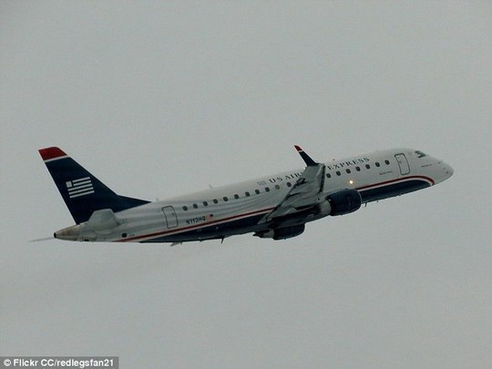 Một máy bay cùng loại chiếc Embraer 175 của U.S. Airways Express. Ảnh: Flickr Một máy bay cùng loại chiếc Embraer 175 của U.S. Airways Express. Ảnh: Flickr