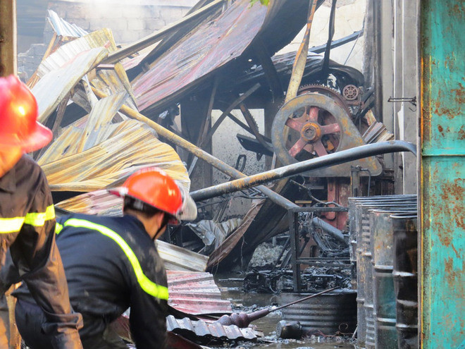 Hỏa hoạn thiêu rụi cơ sở sản xuất nến ảnh 10