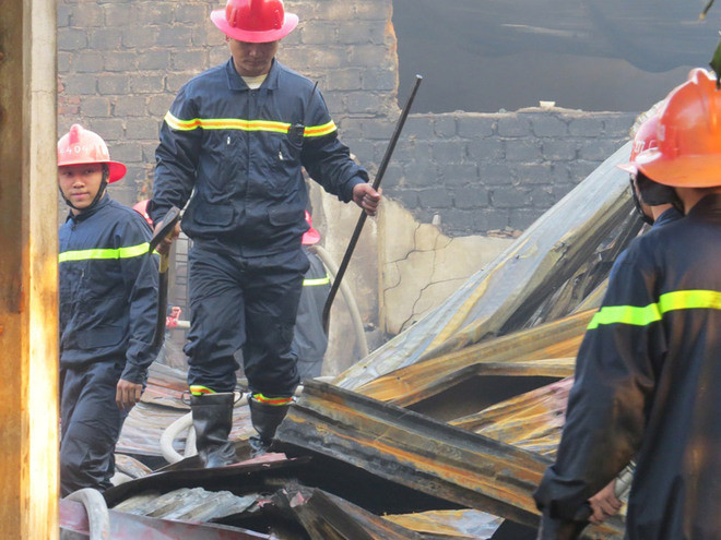 Hỏa hoạn thiêu rụi cơ sở sản xuất nến ảnh 5