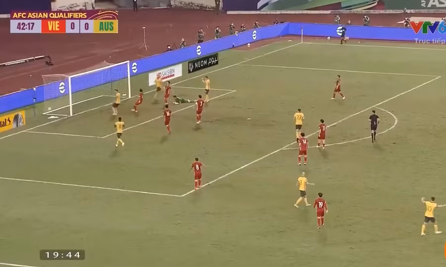 Rhyan Grant ghi bàn giúp Australia thắng Việt Nam 1-0.