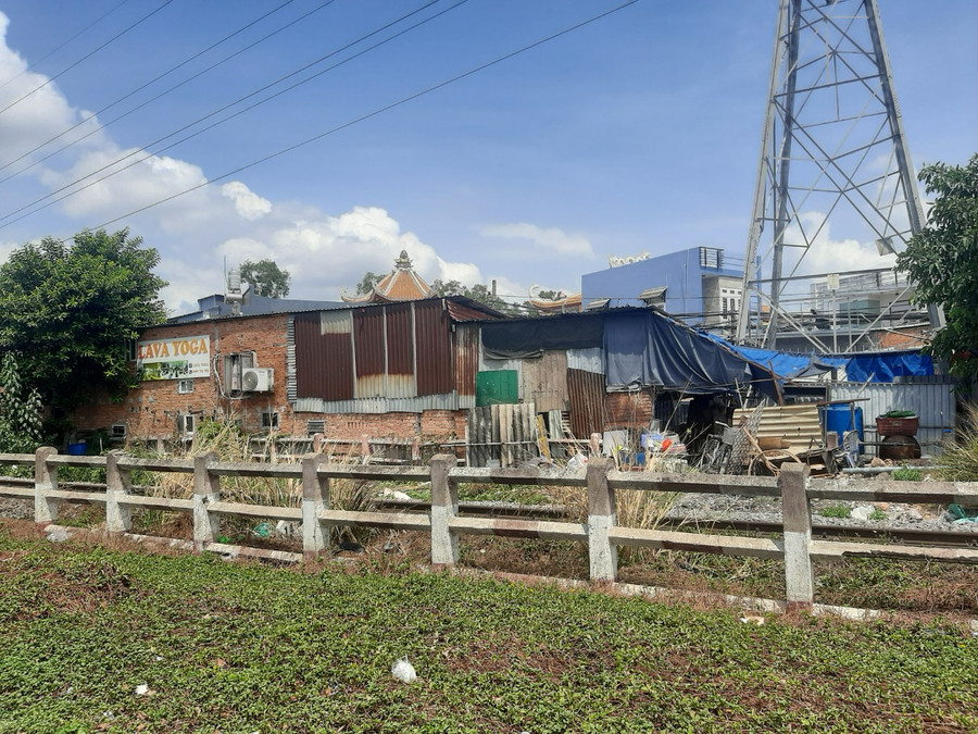 Đời sống, sinh hoạt của người dân rơi vào bế tắc vì dự án quy hoạch treo. Đời sống, sinh hoạt của người dân rơi vào bế tắc vì dự án quy hoạch treo.