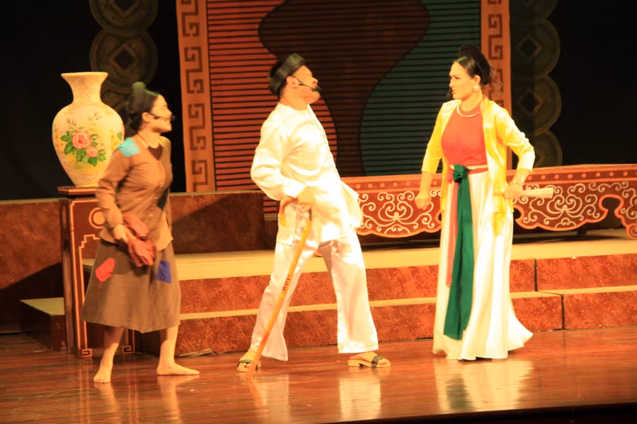 Vở chèo 'Cánh diều làng Vũ Đại' sẽ được công diễn đến các em học sinh trong đề án Sân khấu học đường năm 2023. Ảnh: Bình Thanh