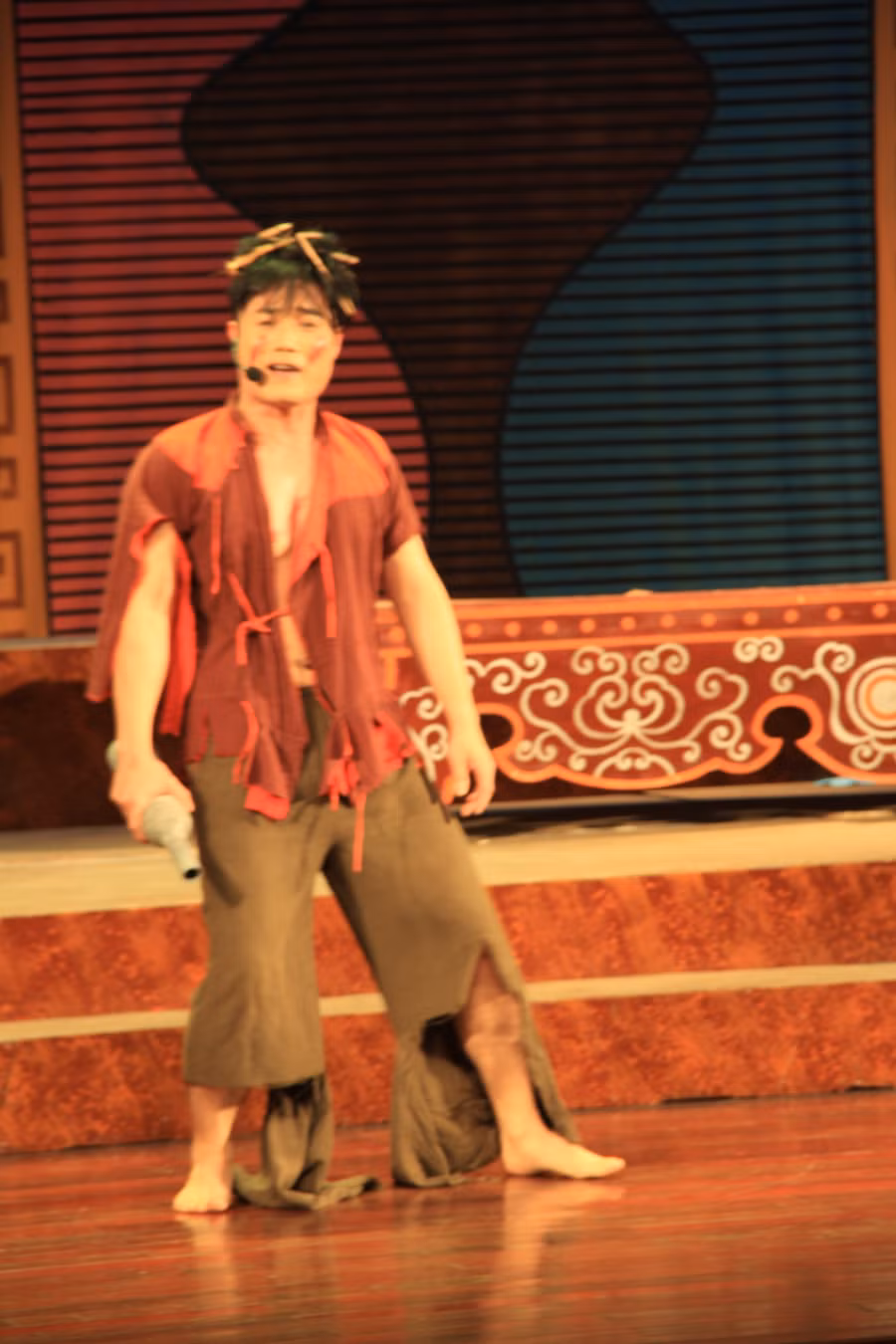 Giấc mơ của Chí Phèo được giải mã trong vở chèo 'Cánh diều làng Vũ Đại'. Ảnh: Bình Thanh Giấc mơ của Chí Phèo được giải mã trong vở chèo 'Cánh diều làng Vũ Đại'. Ảnh: Bình Thanh