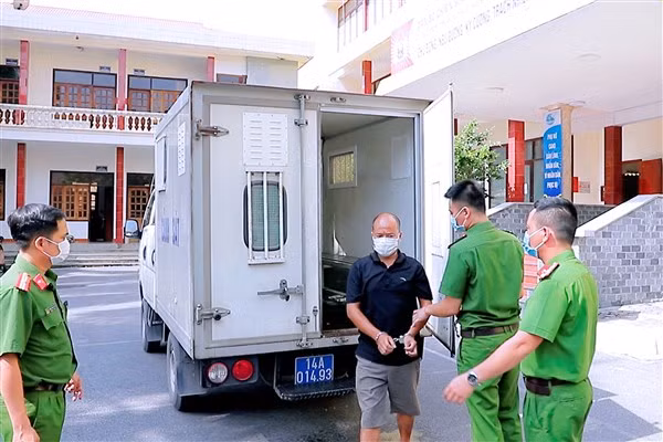 Đối tượng Phạm Văn Vinh.