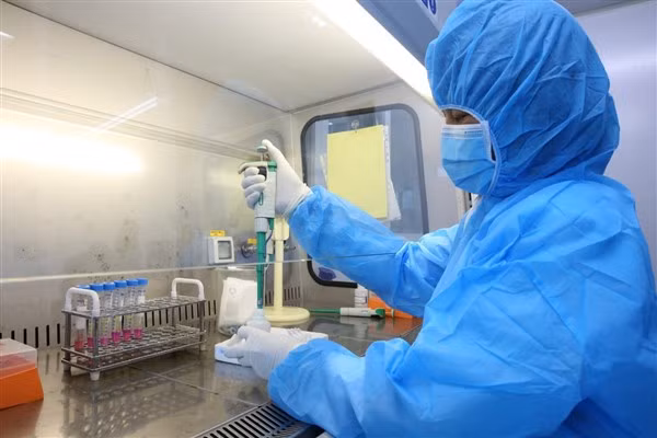 Xét nghiệm RT-PCR để tìm kháng nguyên SARS-CoV-2.