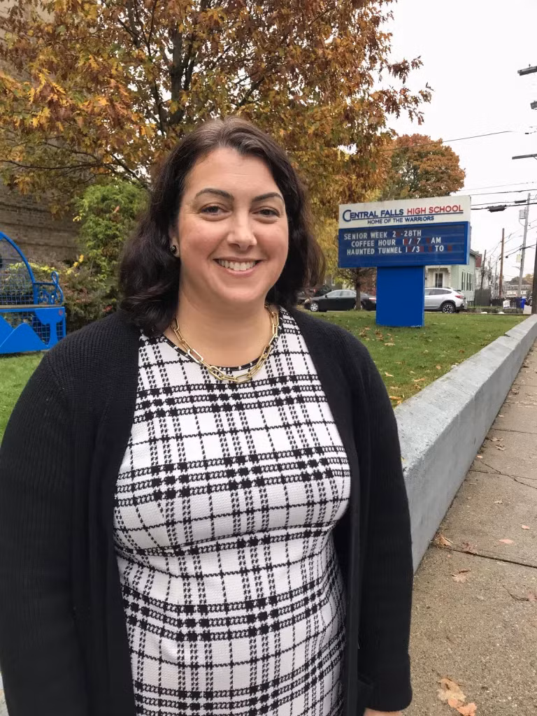 Giám đốc Học khu Central Falls - bà Stephanie Downey Toledo.