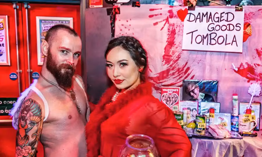 Trào lưu anti - Valentine đang gây phiền nhiễu cho Anh quốc. Ảnh: Theguardian.com Trào lưu anti - Valentine đang gây phiền nhiễu cho Anh quốc. Ảnh: Theguardian.com