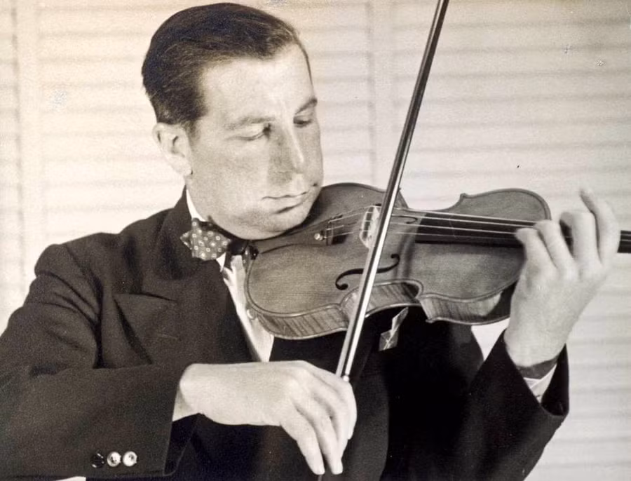 Cố nghệ sĩ Totenberg chơi đàn vĩ cầm Stradivari mà ông coi như 'tri kỷ'.