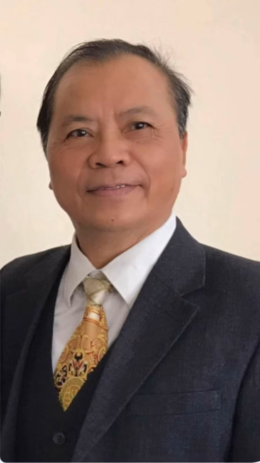 Nhà thơ Nguyễn Minh Khiêm.