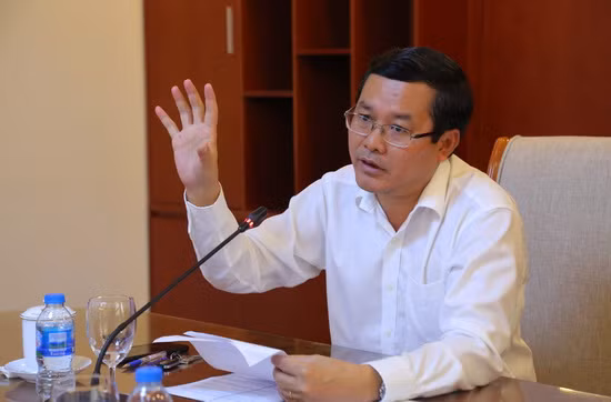 Thứ trưởng Nguyễn Văn Phúc chỉ đạo các Cục, Vụ đẩy nhanh triển khai thực hiện Đề án “Phát triển Hệ tri thức Việt số hóa” của Chính phủ. Ảnh: Việt Hà