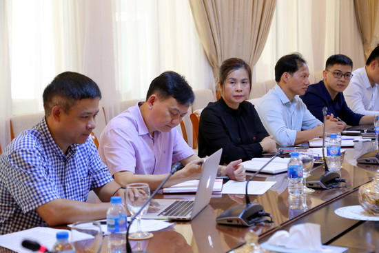 Đại diện các Cục, Vụ chức năng của Bộ GD&ĐT tham dự buổi làm việc. Ảnh: Việt Hà