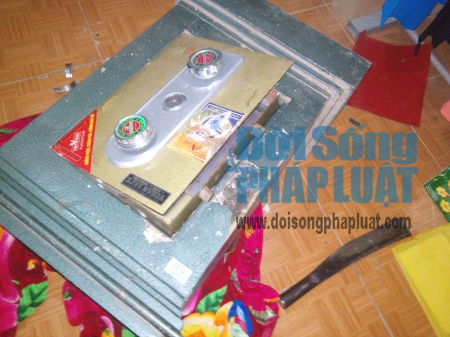 Hà Tĩnh: Lão nông trình báo bị trộm phá két lấy nhiều vàng - Ảnh 1 Hà Tĩnh: Lão nông trình báo bị trộm phá két lấy nhiều vàng - Ảnh 1