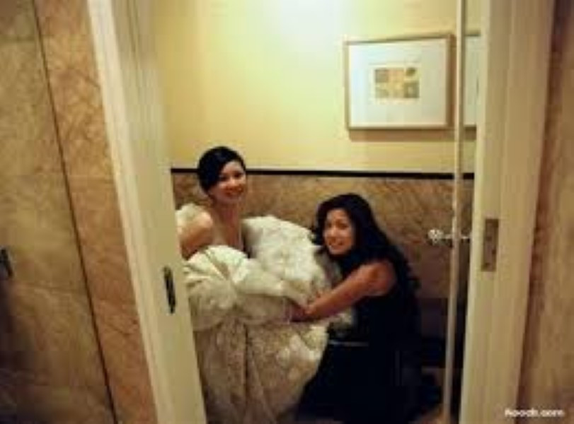 Cười té ghế với những “tai nạn” khó đỡ trong ngày cưới ảnh 10