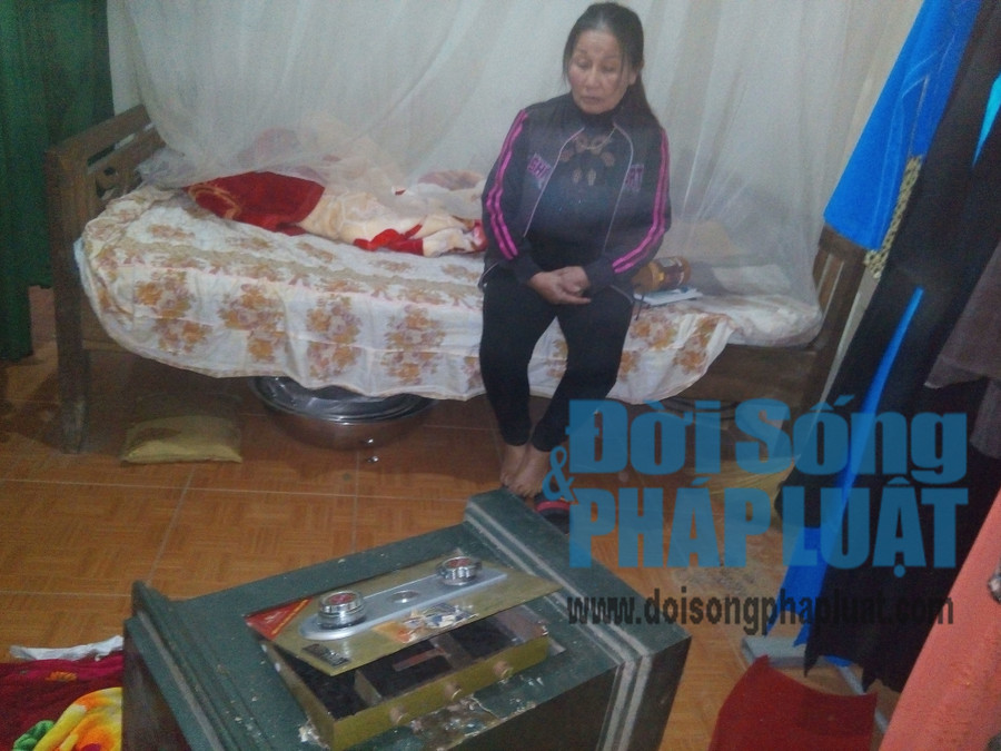 Hà Tĩnh: Lão nông trình báo bị trộm phá két lấy nhiều vàng - Ảnh 2 Hà Tĩnh: Lão nông trình báo bị trộm phá két lấy nhiều vàng - Ảnh 2