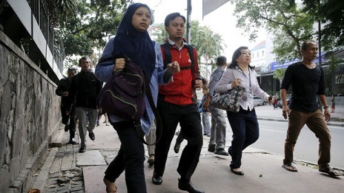 Lời kể bàng hoàng của những nhân chứng trong vụ đánh bom tại Jakarta - Ảnh 3