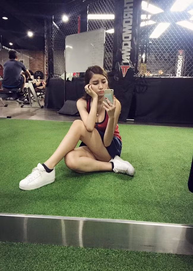 Bí quyết để đẹp "khó rời mắt" của 5 mỹ nhân The Remix ảnh 24