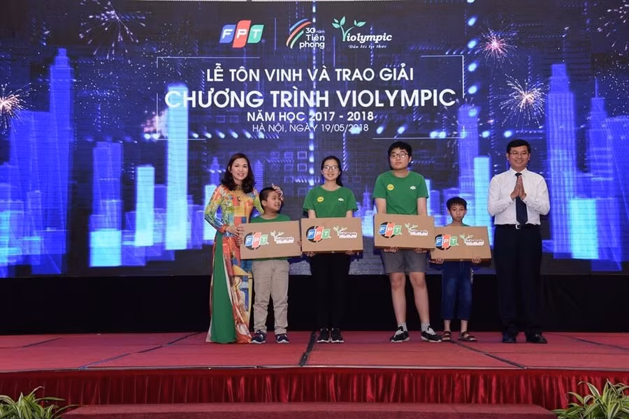 Bảng thành tích cực “khủng” của cậu học trò “ăn, ngủ cùng Toán” của Trường Newton