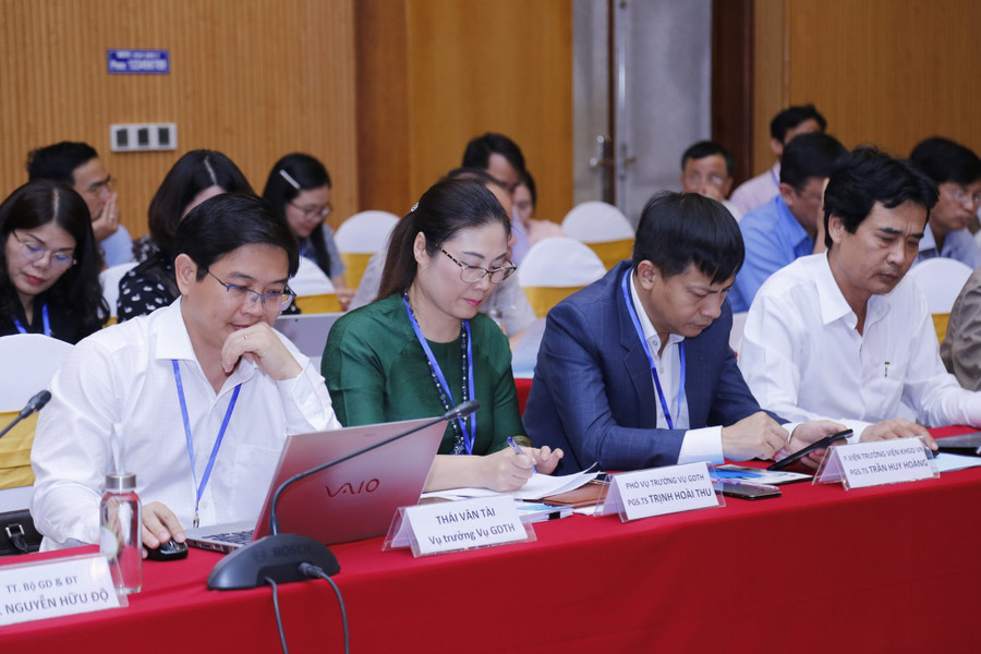 Đại biểu tham dự hội thảo Đại biểu tham dự hội thảo