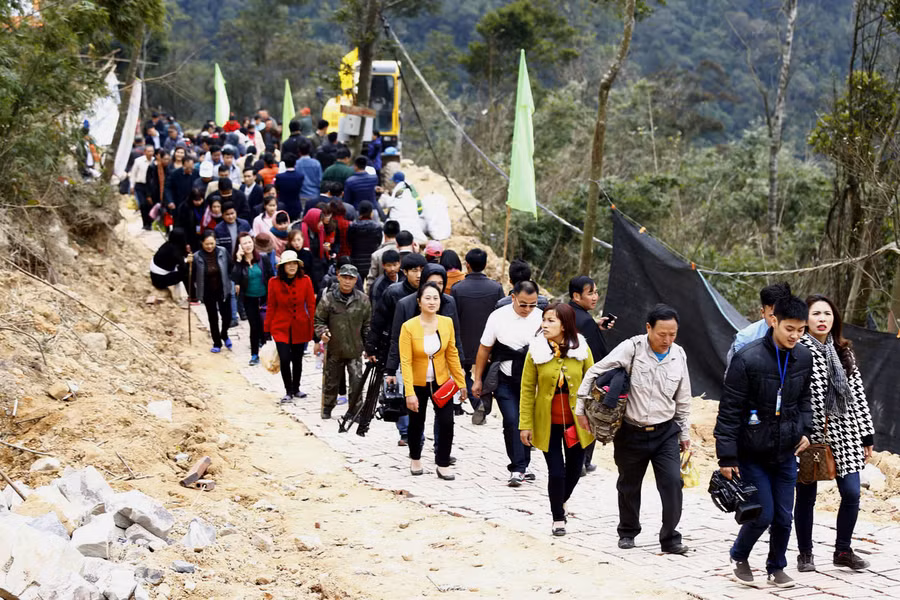 Hiện tại, xung quanh khu vực này vẫn rất ngổn ngang. Trong dịp lễ khai hội xuân 2016 và khánh thành chùa Ngọa Vân, hàng nghìn người đã tới du ngoạn.