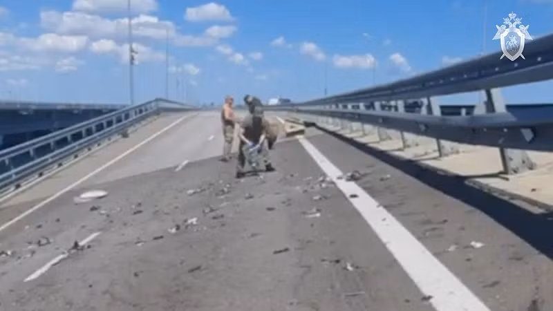 Cầu Kerch bị hư hại sau cuộc tấn công của Ukraine hồi tháng 7/2023