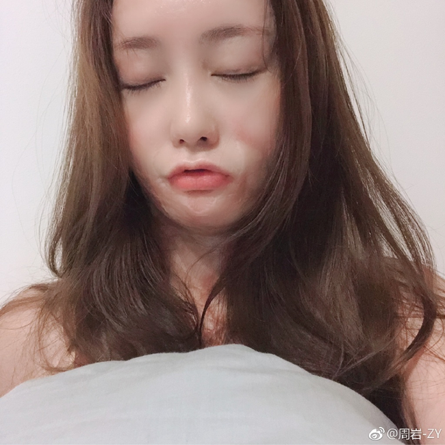 Bộ ảnh gây chấn động xứ Trung của người mẫu trẻ bị bạn cùng lớp thiêu sống vì từ chối tình yêu - Ảnh 11. Bộ ảnh gây chấn động xứ Trung của người mẫu trẻ bị bạn cùng lớp thiêu sống vì từ chối tình yêu - Ảnh 11.