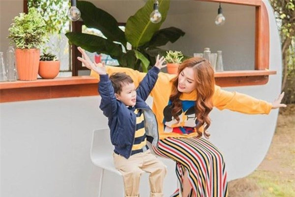 Mỹ nhân Việt lấy chồng giàu không như mơ: Người mất quyền nuôi con, kẻ ra đi tay trắng - Ảnh 8 Mỹ nhân Việt lấy chồng giàu không như mơ: Người mất quyền nuôi con, kẻ ra đi tay trắng - Ảnh 8