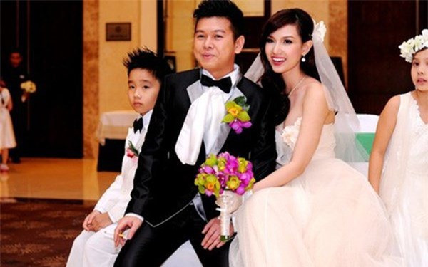 Mỹ nhân Việt lấy chồng giàu không như mơ: Người mất quyền nuôi con, kẻ ra đi tay trắng - Ảnh 6 Mỹ nhân Việt lấy chồng giàu không như mơ: Người mất quyền nuôi con, kẻ ra đi tay trắng - Ảnh 6