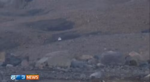 du-khach-bi-mac-ket-tren-nui-vi-ngam-tuyet-roi