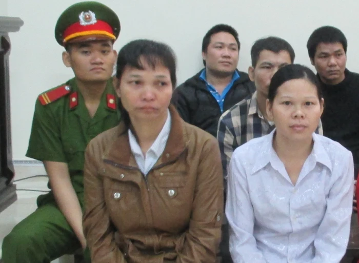 Nhẫn tâm bán con gái riêng của chồng sang Trung Quốc