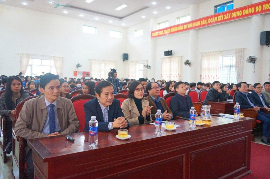 Buổi Tập huấn có 500 học sinh và giáo viên Trường THPT Kỳ Lâm tham gia.