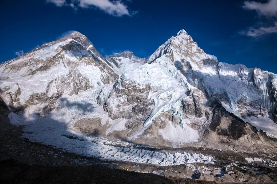 Đỉnh Everest thay đổi chiều cao vì động đất ở Nepal