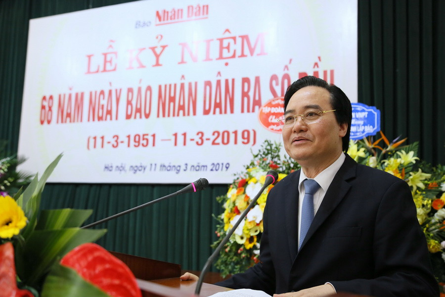 Bộ trưởng Phùng Xuân Nhạ phát biểu tại buổi lễ Bộ trưởng Phùng Xuân Nhạ phát biểu tại buổi lễ